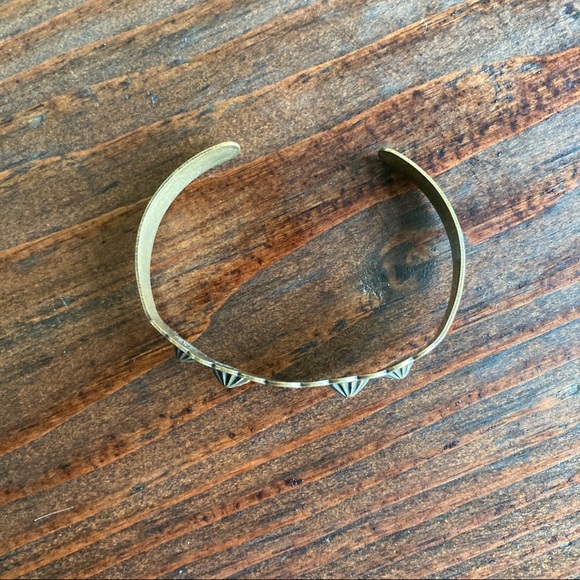 “L” Bracelet - Picture 3 of 4